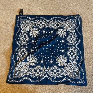 New FRYE Classic Blue Paisley Cotton Bandana Tie Scarf Boho